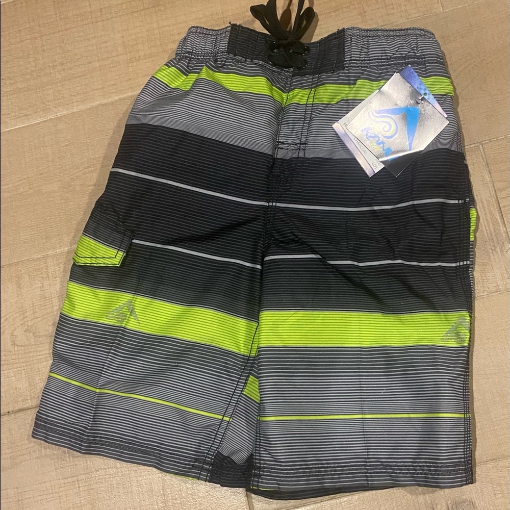 Kanu board shorts size large (7)